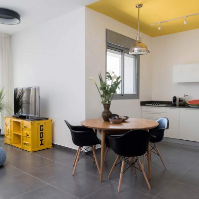 על שימוש בצבע לחידוש רהיטים